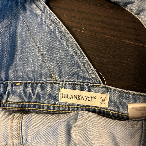 BlankNYC Jean overalls size 28. - Picture 4 of 4